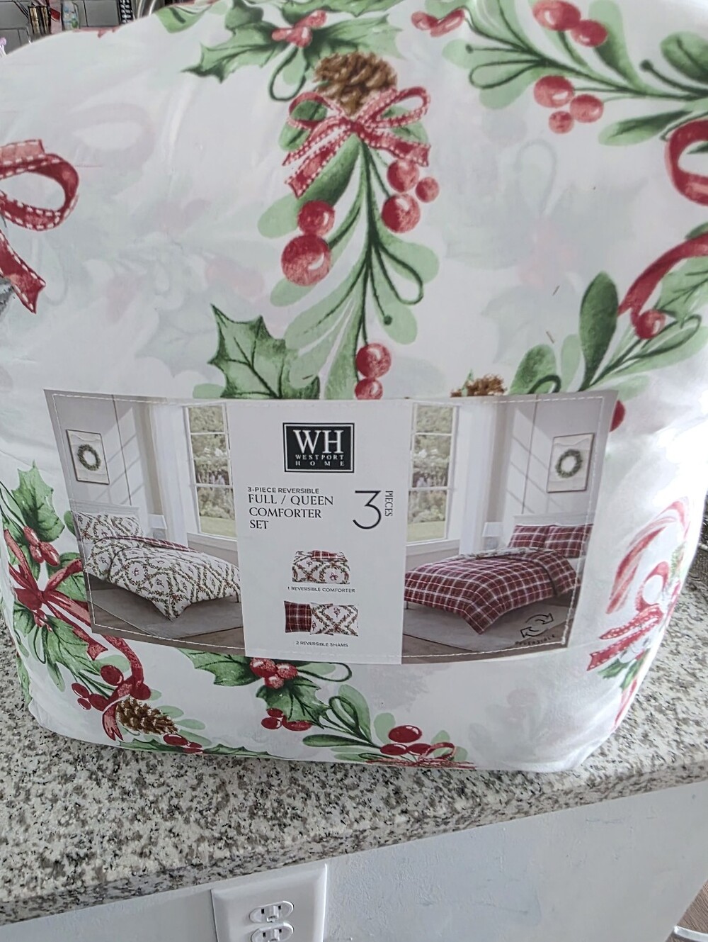 WH Home Holiday Reversible Comforter Set in Red & Green